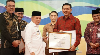 Al Haris Serahkan Paritrana Award 2022, Provinsi Jambi Masuk Nominasi Tingkat Nasional